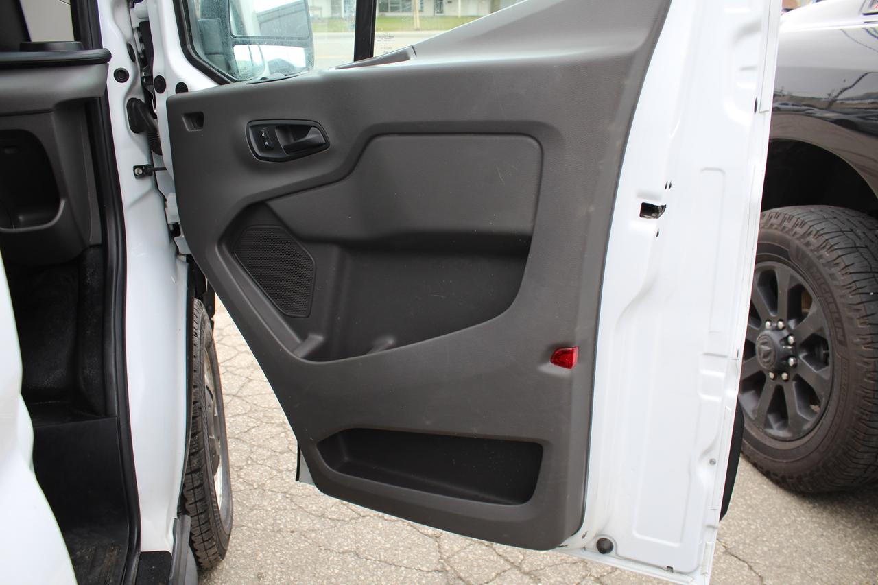 2021 Ford Transit T 250 Low Roof 130" Divider Leatherette seat Photo