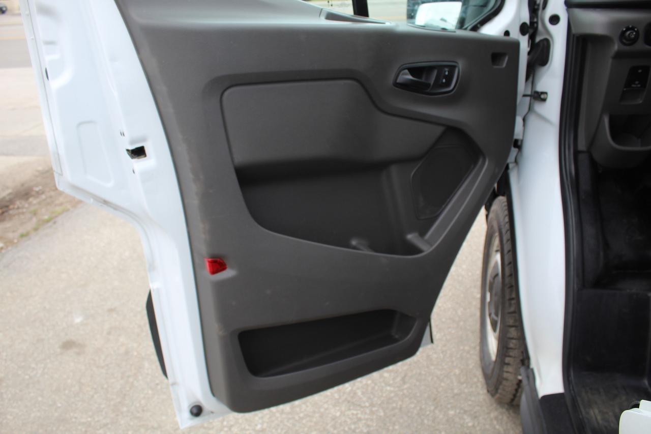 2021 Ford Transit T 250 Low Roof 130" Divider Leatherette seat Photo