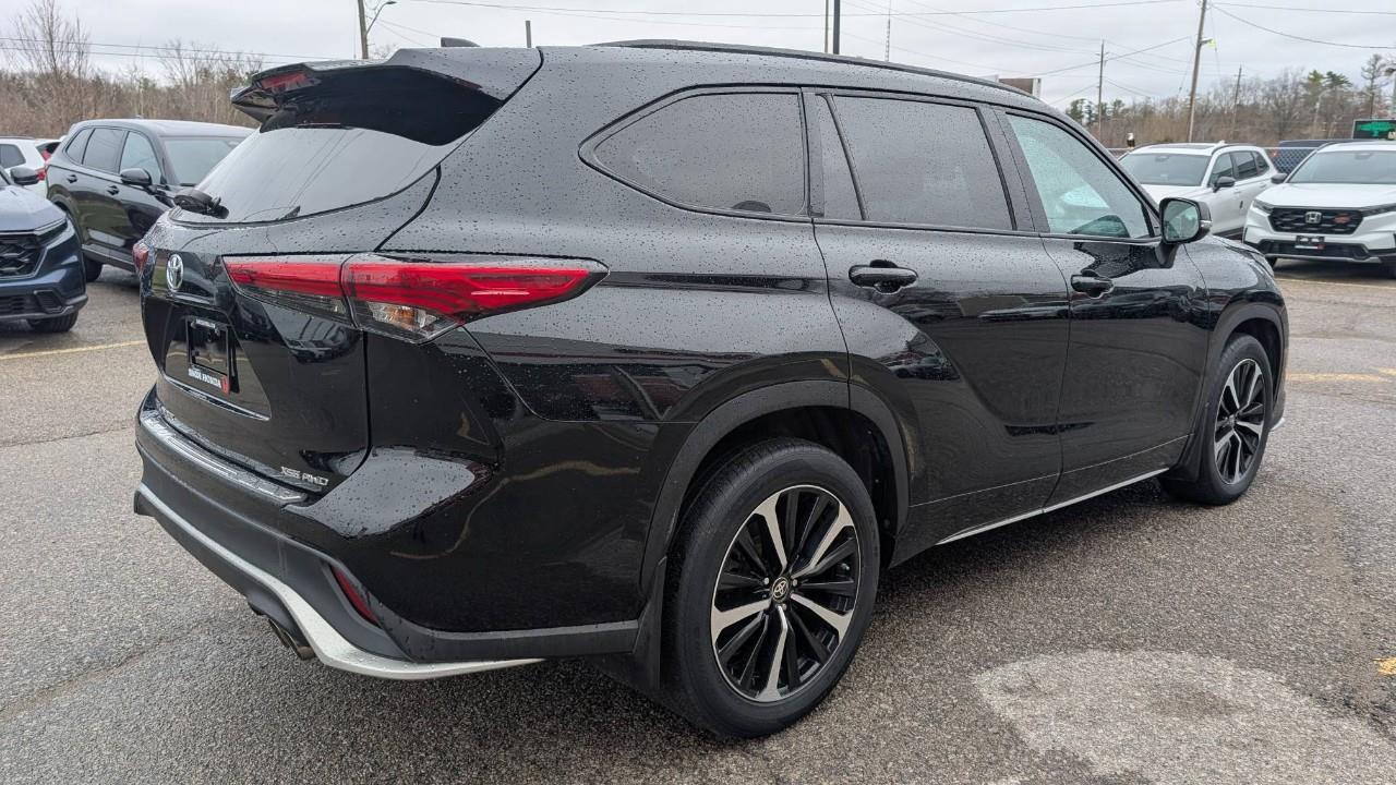2022 Toyota Highlander XSE 4dr All-Wheel Drive Photo