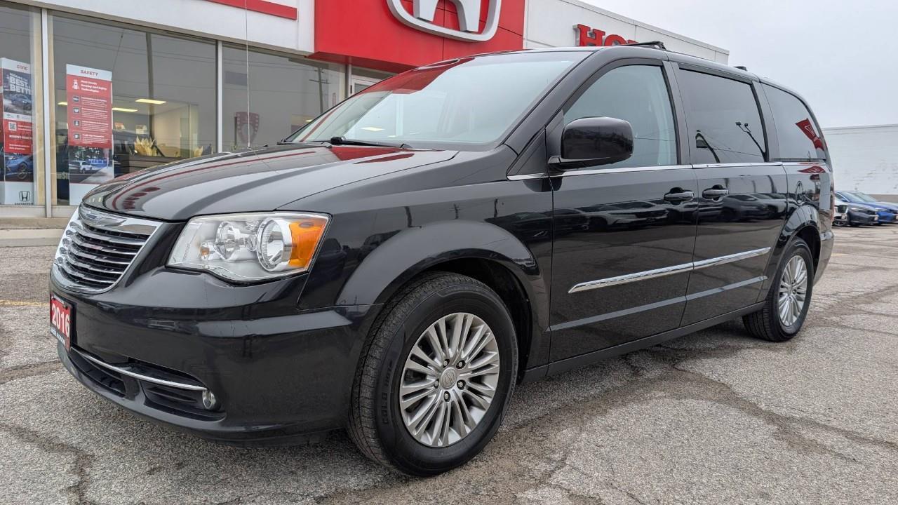 2016 Chrysler Town & Country Touring-L Front-wheel Drive Passenger Van Photo