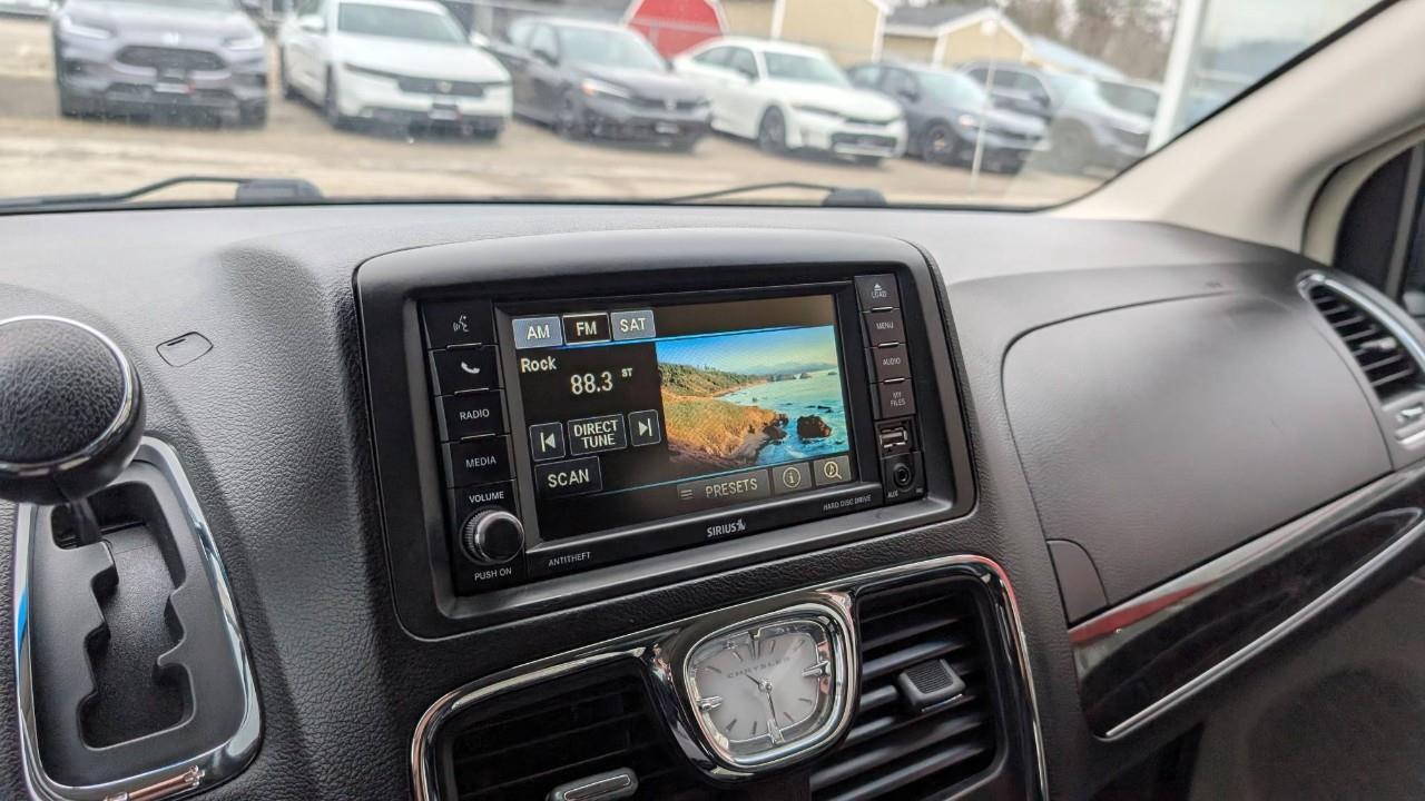2016 Chrysler Town & Country Touring-L Front-wheel Drive Passenger Van Photo