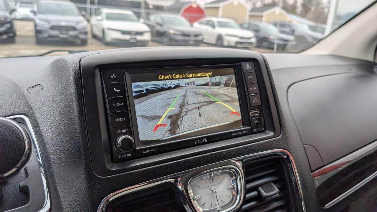 2016 Chrysler Town & Country Touring-L Front-wheel Drive Passenger Van Photo