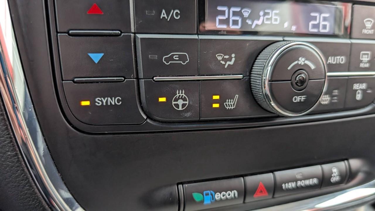 2016 Chrysler Town & Country Touring-L Front-wheel Drive Passenger Van Photo