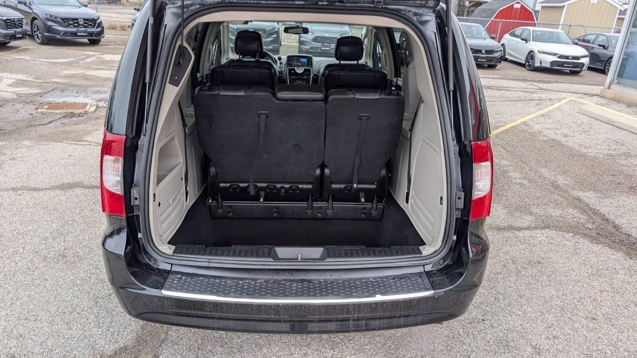 2016 Chrysler Town & Country Touring-L Front-wheel Drive Passenger Van Photo