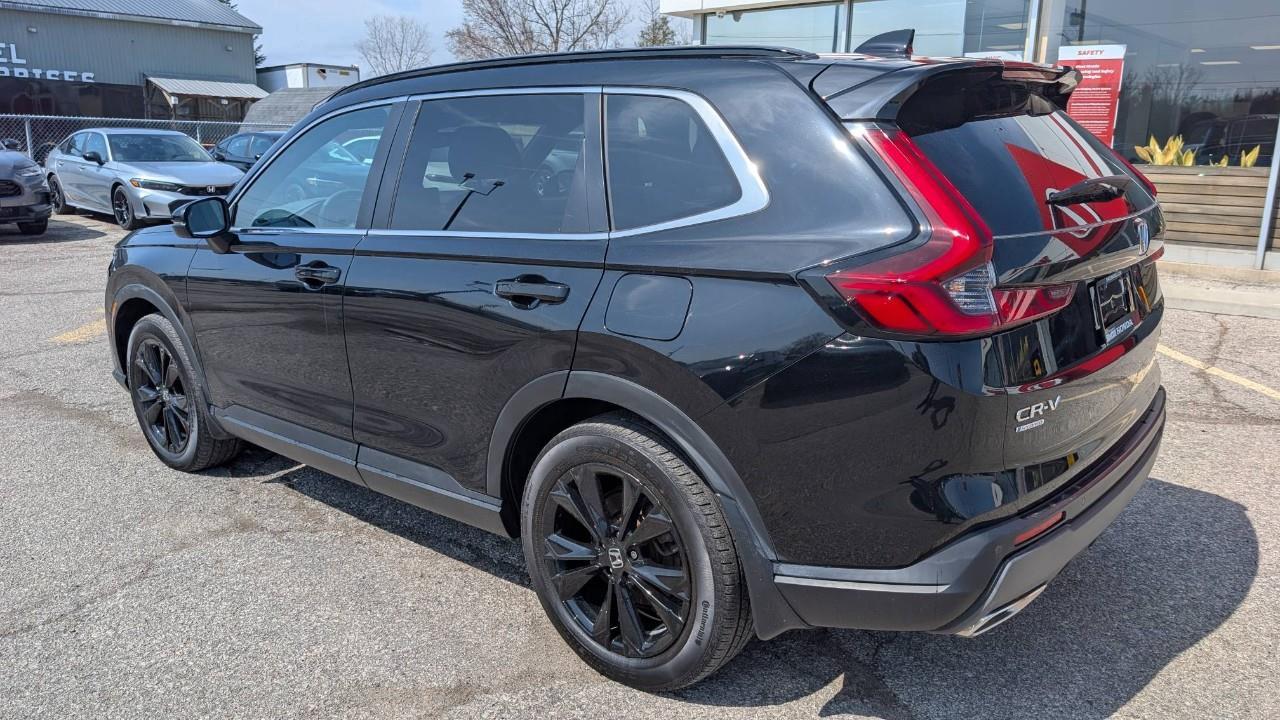 2023 Honda CR-V Hybrid Touring 4dr All-Wheel Drive Photo