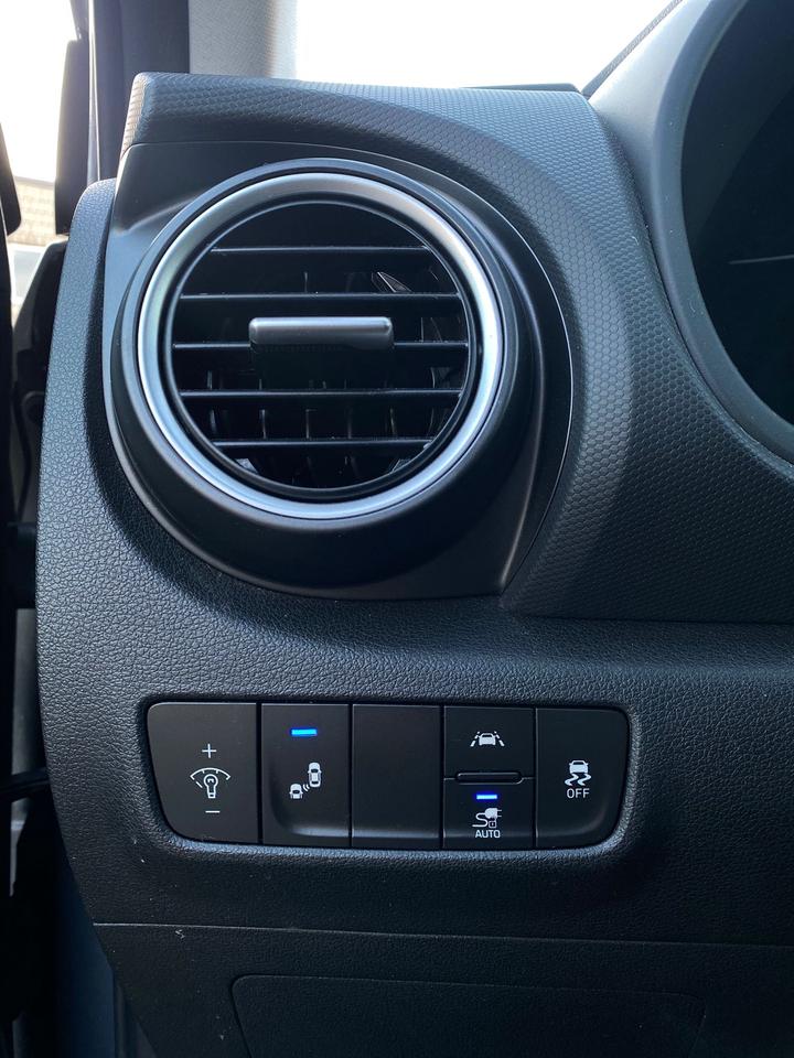 2019 Hyundai Kona EV ELECTRIC ONE OWNER NO ACCIDENT Photo