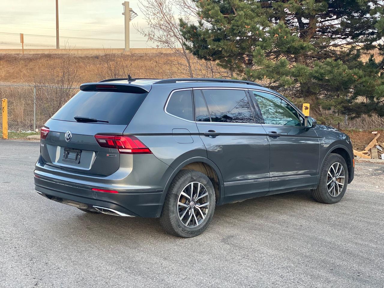 2019 Volkswagen Tiguan COMFORTLINE | PANOROOF | LEATHER | NO ACCIDENT | O Photo