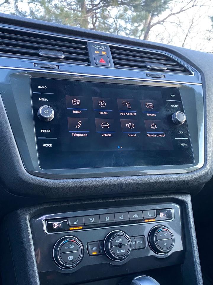 2019 Volkswagen Tiguan COMFORTLINE | PANOROOF | LEATHER | NO ACCIDENT | O Photo