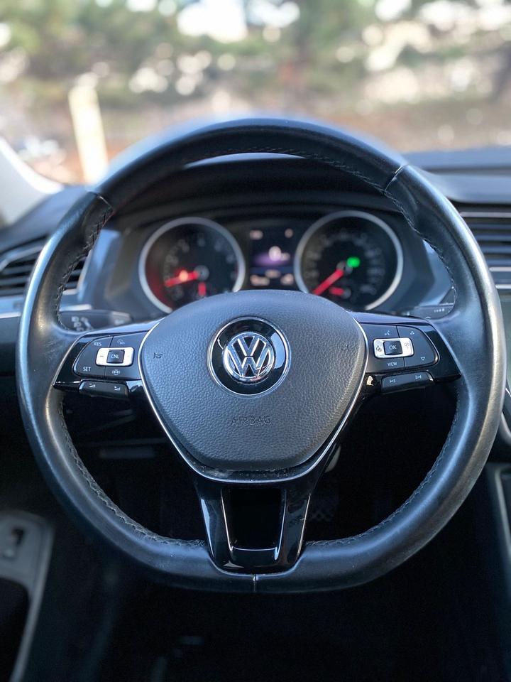 2019 Volkswagen Tiguan COMFORTLINE | PANOROOF | LEATHER | NO ACCIDENT | O Photo