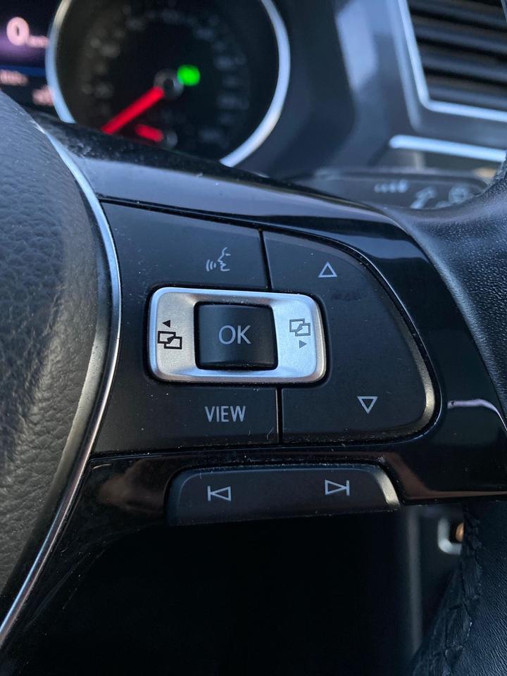 2019 Volkswagen Tiguan COMFORTLINE | PANOROOF | LEATHER | NO ACCIDENT | O Photo