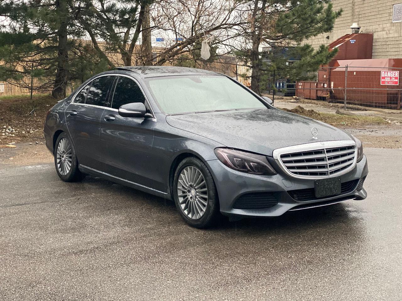 2015 Mercedes-Benz C-Class C300 | PANOROOF | LEATHER Photo2