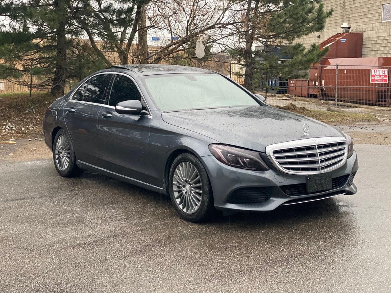 2015 Mercedes-Benz C-Class C300 | PANOROOF | LEATHER Photo2