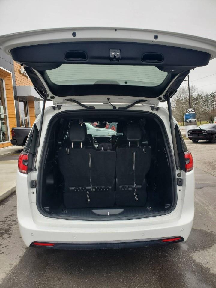 2023 Chrysler Pacifica TOURING L AWD Photo