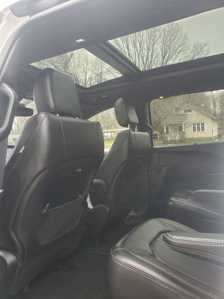 2023 Chrysler Pacifica TOURING L AWD Photo