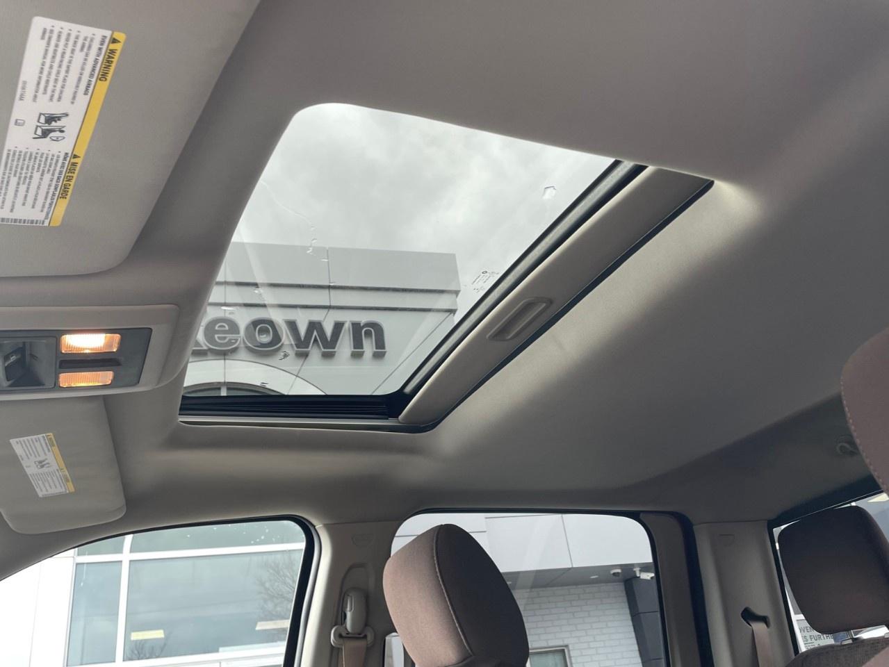 2014 RAM 1500 4WD Crew Cab 6.4 Ft Box Big Horn Photo