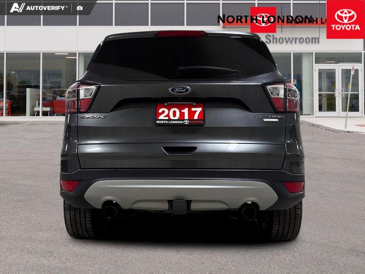 2017 Ford Escape Titanium 4dr Front-Wheel Drive Photo4