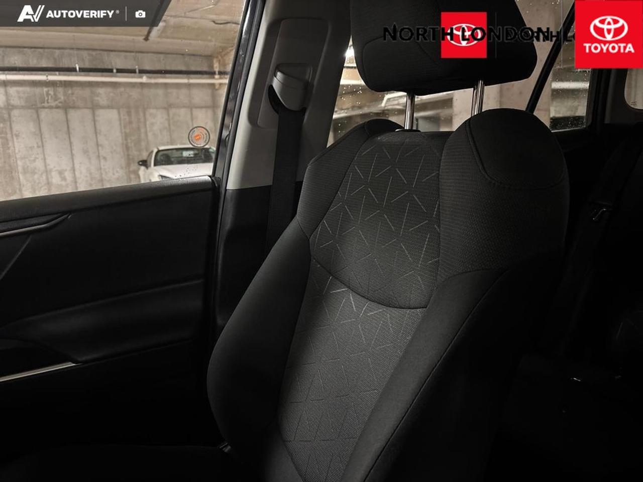 2021 Toyota RAV4 XLE 4dr Front-wheel Drive Photo