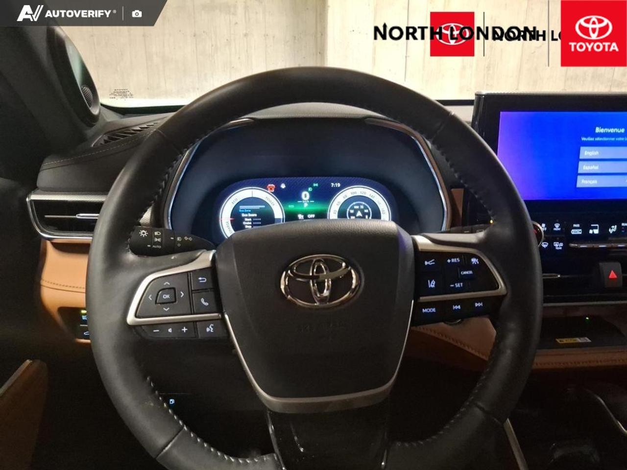 2023 Toyota Highlander Hybrid Limited 4dr All-Wheel Drive Photo