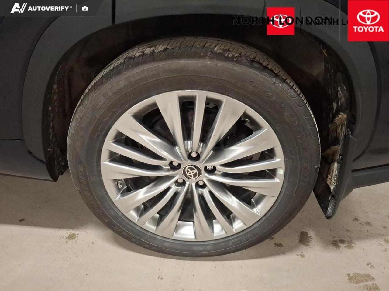 2023 Toyota Highlander Hybrid Limited 4dr All-Wheel Drive Photo