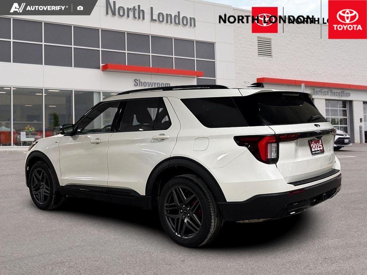 2025 Ford Explorer ST-Line 4dr 4x4 Photo3