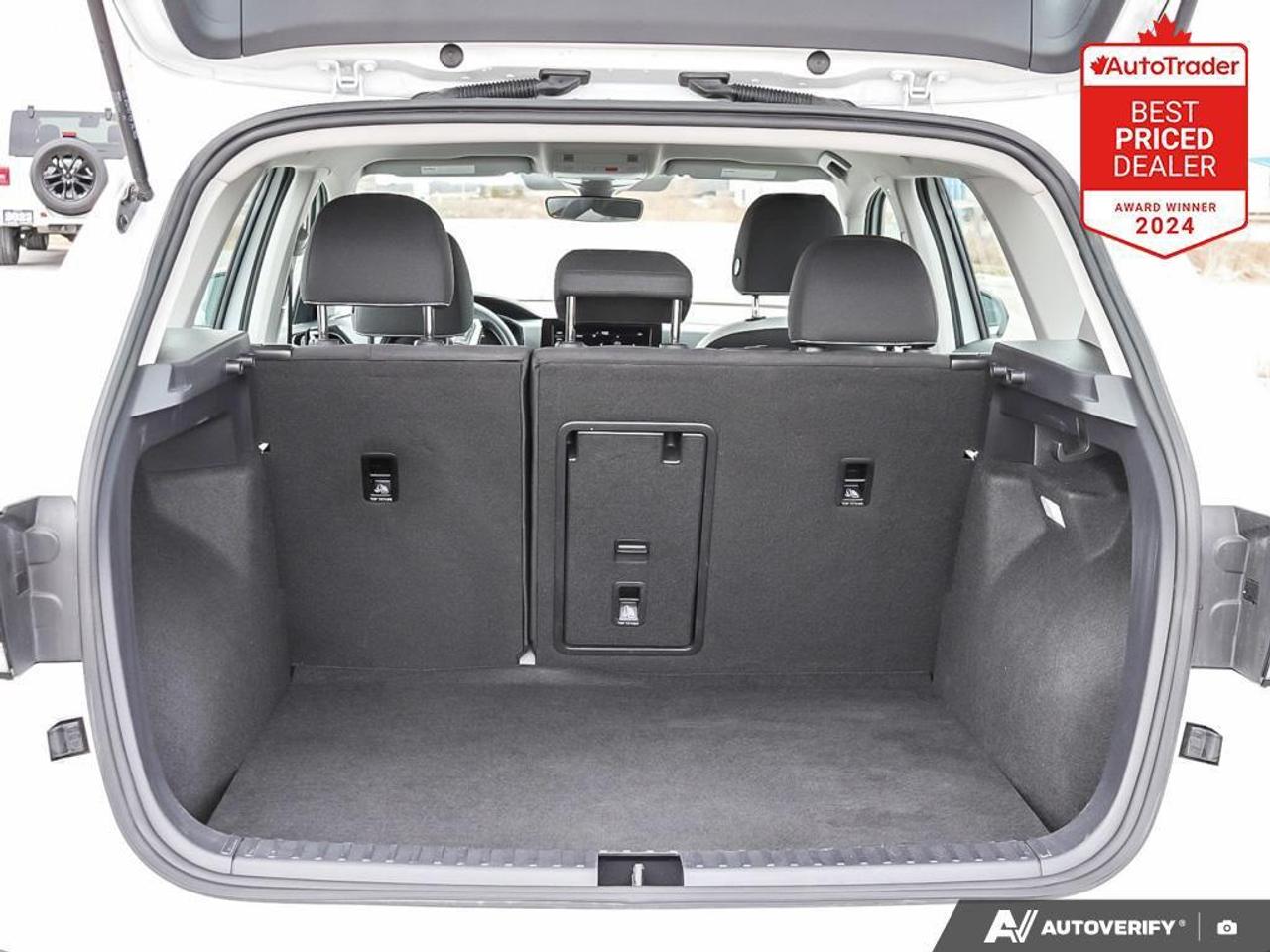 2025 Volkswagen Taos Trendline 4dr All-Wheel Drive 4MOTION Photo