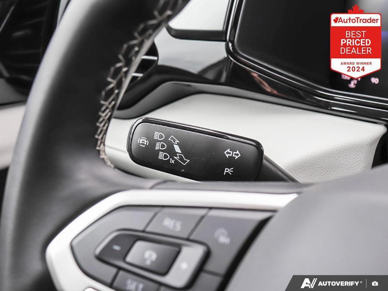 2025 Volkswagen Taos Trendline 4dr All-Wheel Drive 4MOTION Photo