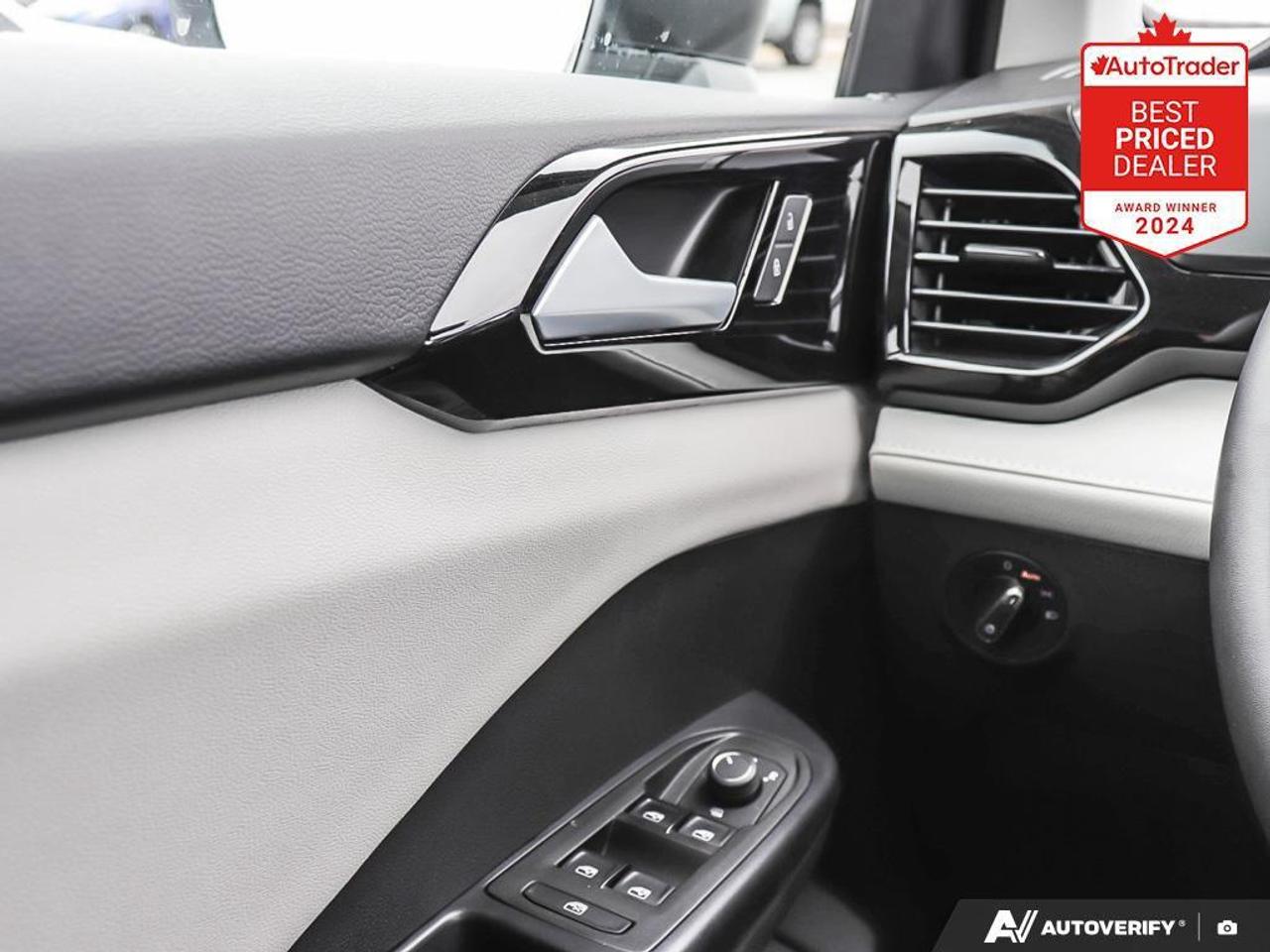 2025 Volkswagen Taos Trendline 4dr All-Wheel Drive 4MOTION Photo