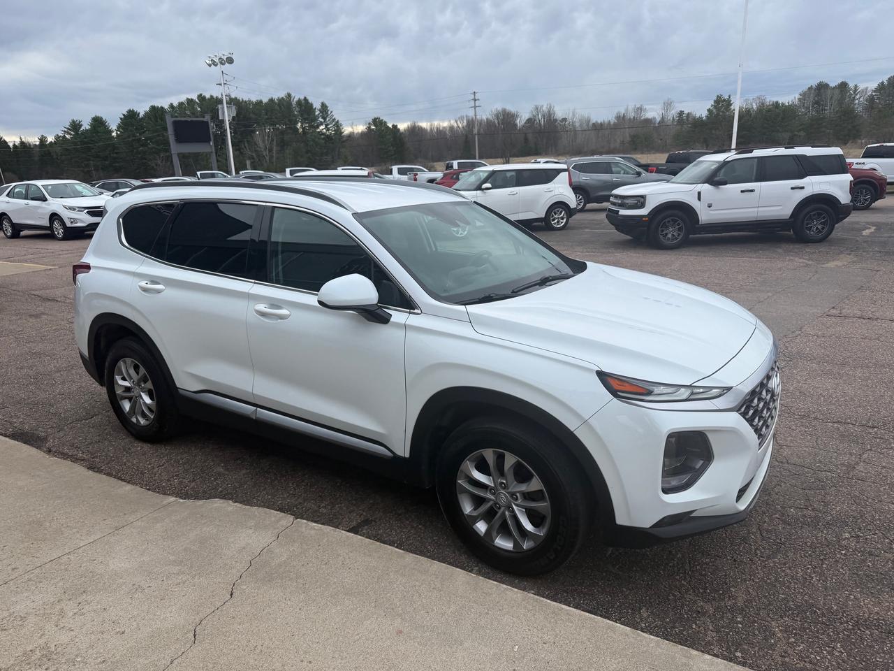2019 Hyundai Santa Fe Essential w/Safety Package (A8) 4dr All-Wheel Drive Photo