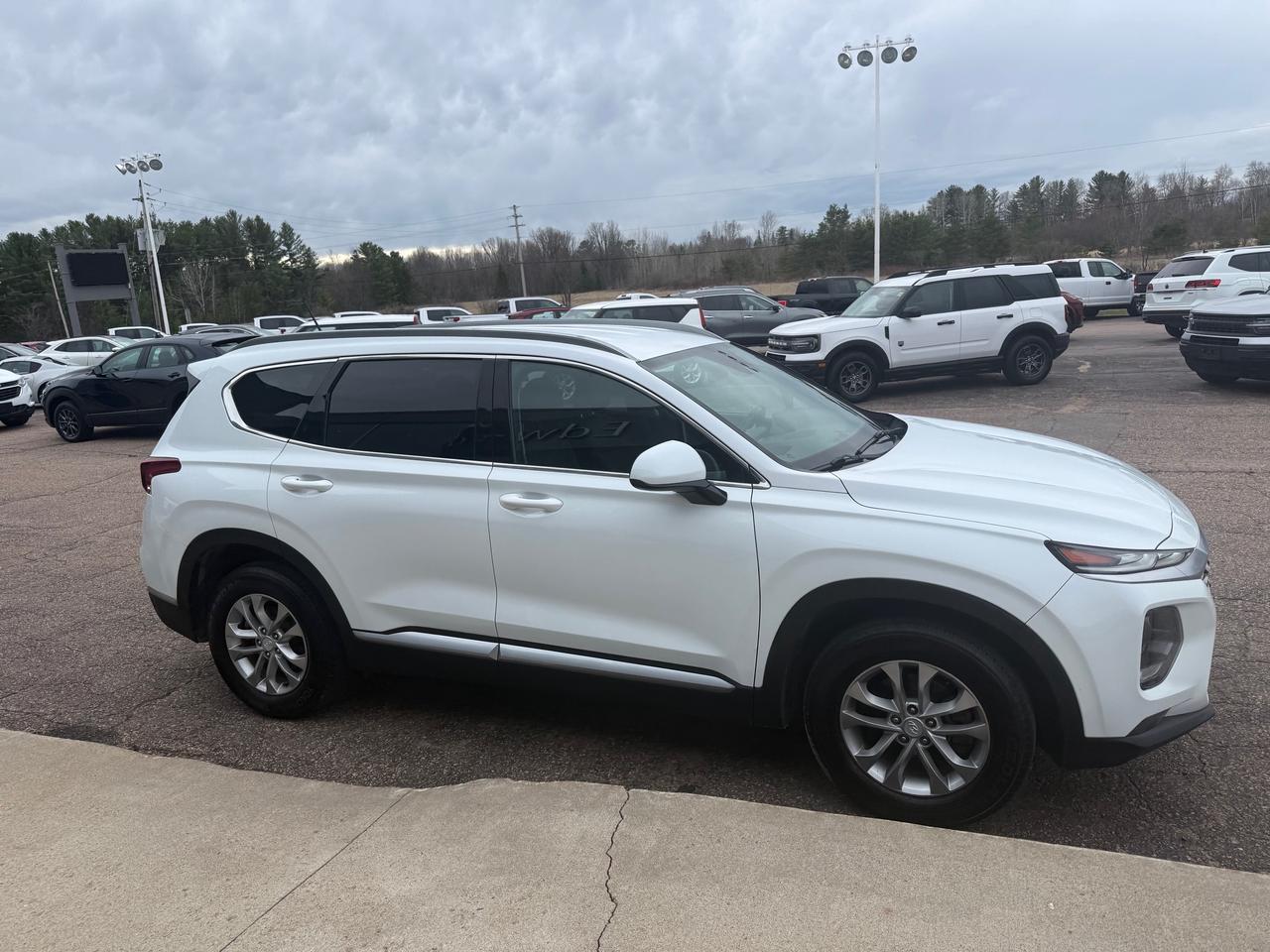 2019 Hyundai Santa Fe Essential w/Safety Package (A8) 4dr All-Wheel Drive Photo
