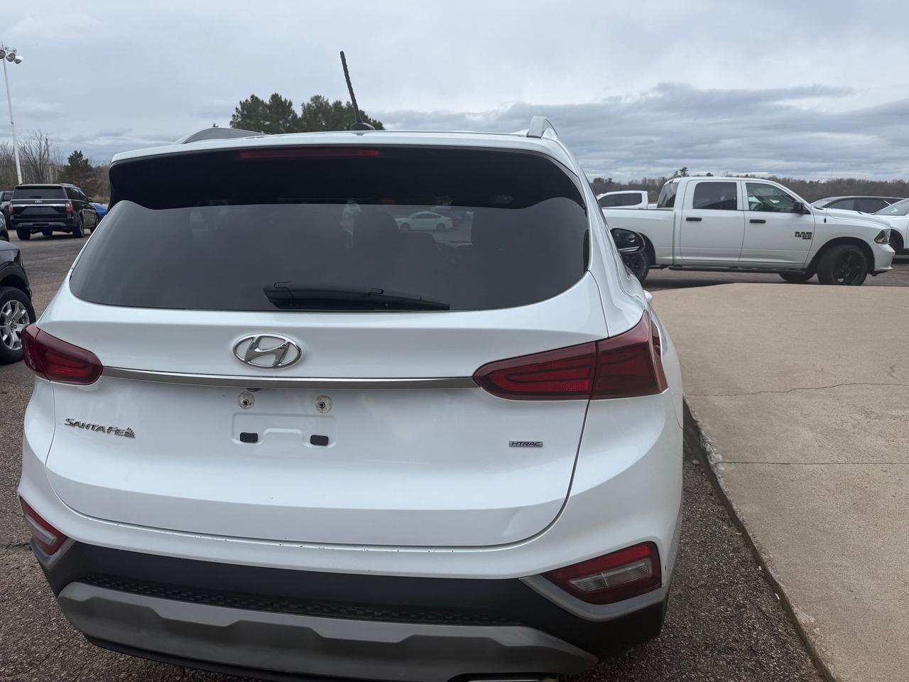 2019 Hyundai Santa Fe Essential w/Safety Package (A8) 4dr All-Wheel Drive Photo
