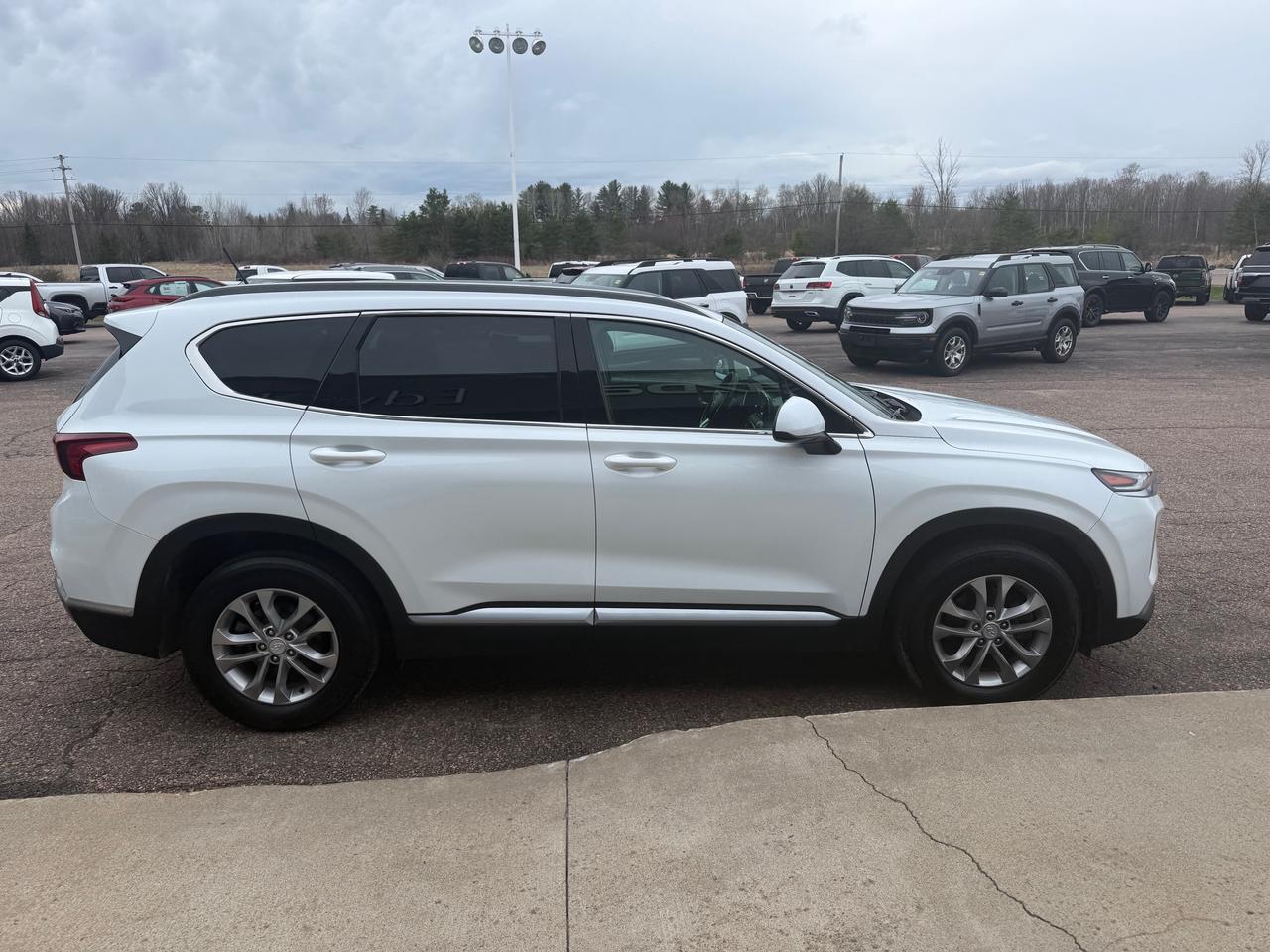 2019 Hyundai Santa Fe Essential w/Safety Package (A8) 4dr All-Wheel Drive Photo