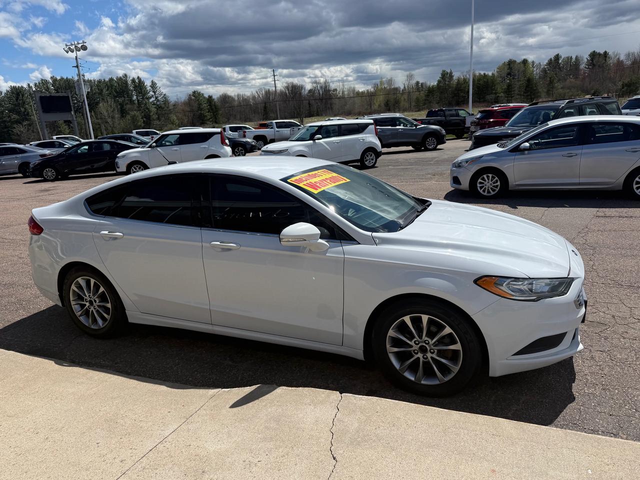 2017 Ford Fusion SE 4dr Front-wheel Drive Sedan Photo