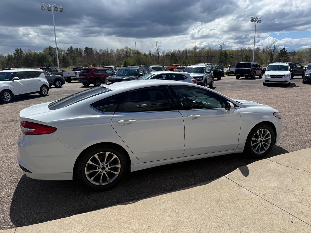 2017 Ford Fusion SE 4dr Front-wheel Drive Sedan Photo