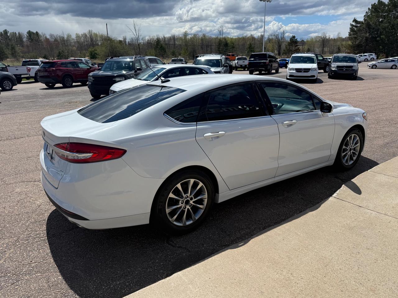2017 Ford Fusion SE 4dr Front-wheel Drive Sedan Photo
