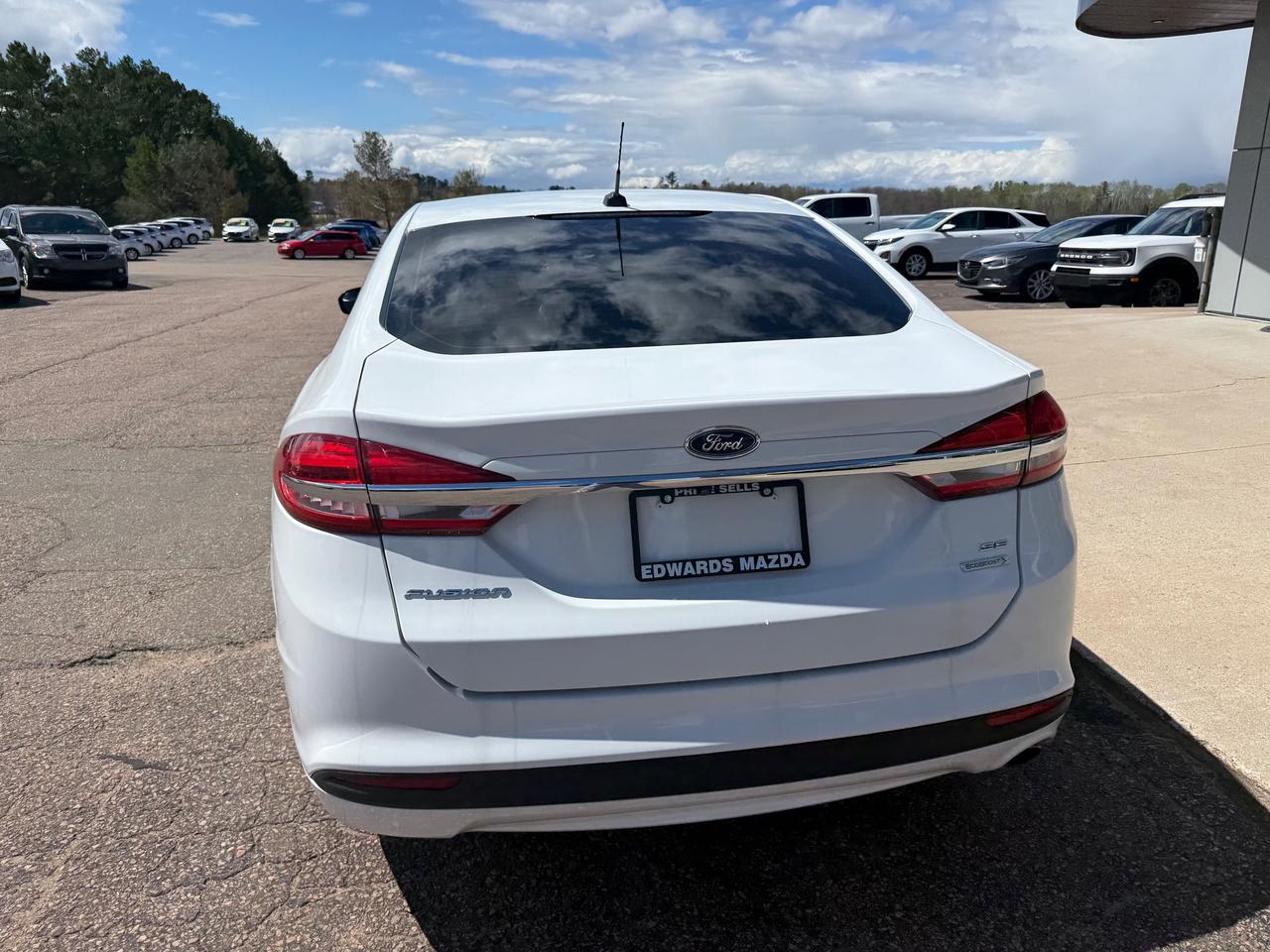 2017 Ford Fusion SE 4dr Front-wheel Drive Sedan Photo