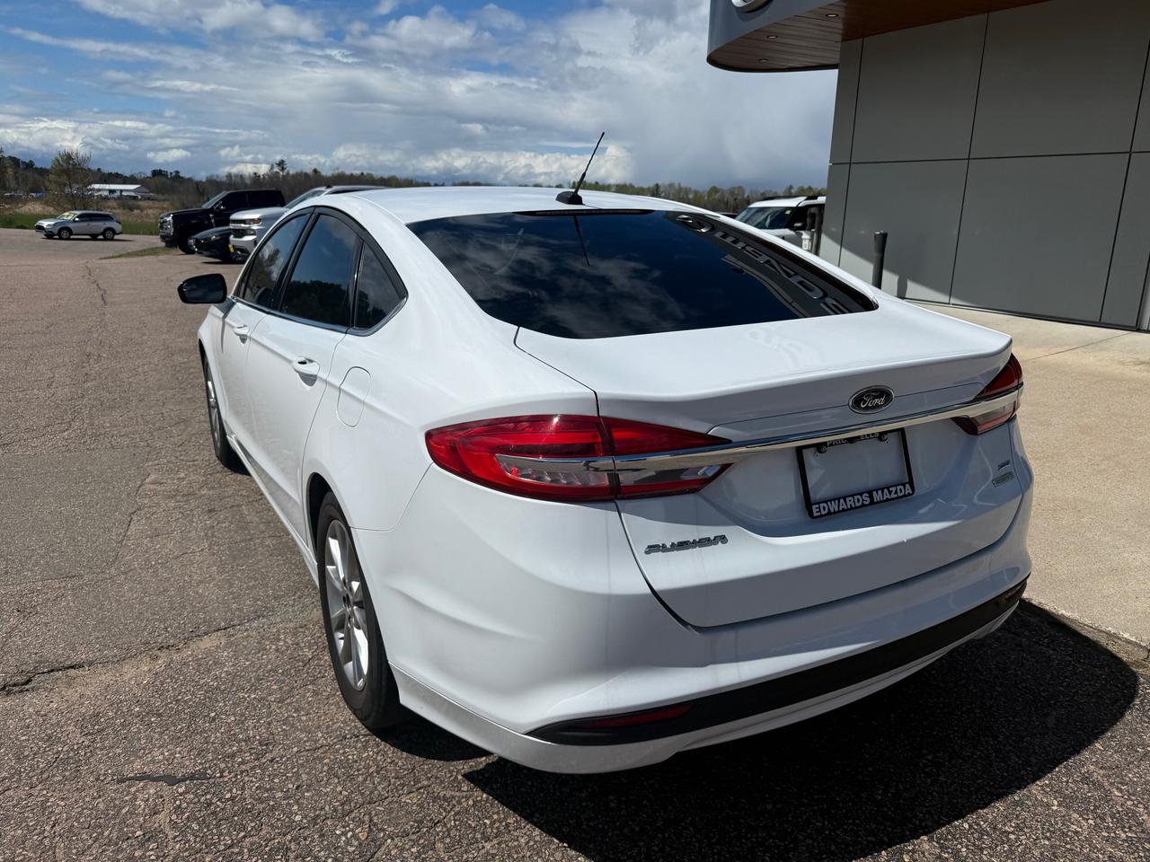 2017 Ford Fusion SE 4dr Front-wheel Drive Sedan Photo