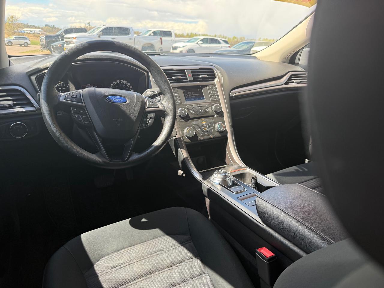 2017 Ford Fusion SE 4dr Front-wheel Drive Sedan Photo