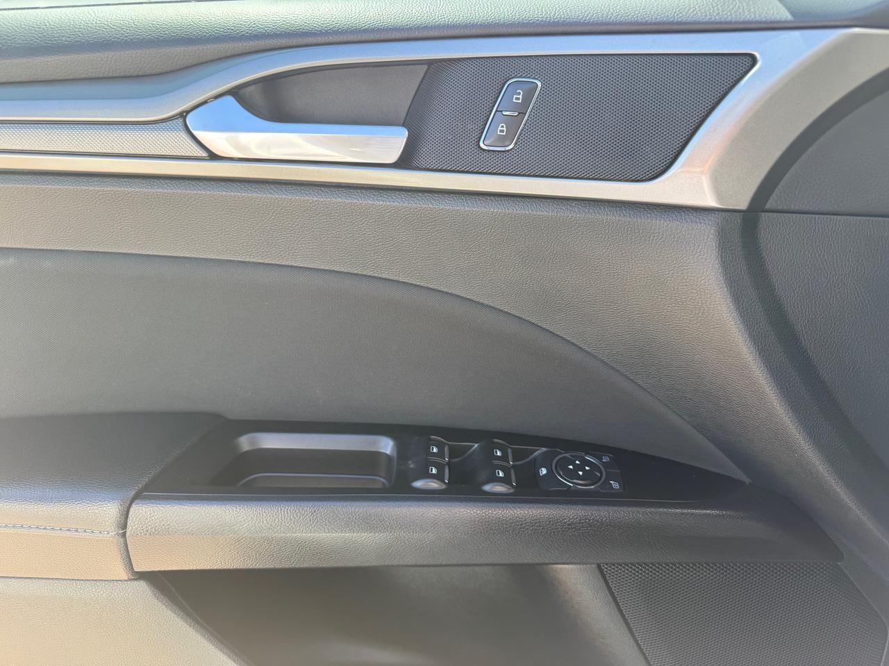 2017 Ford Fusion SE 4dr Front-wheel Drive Sedan Photo