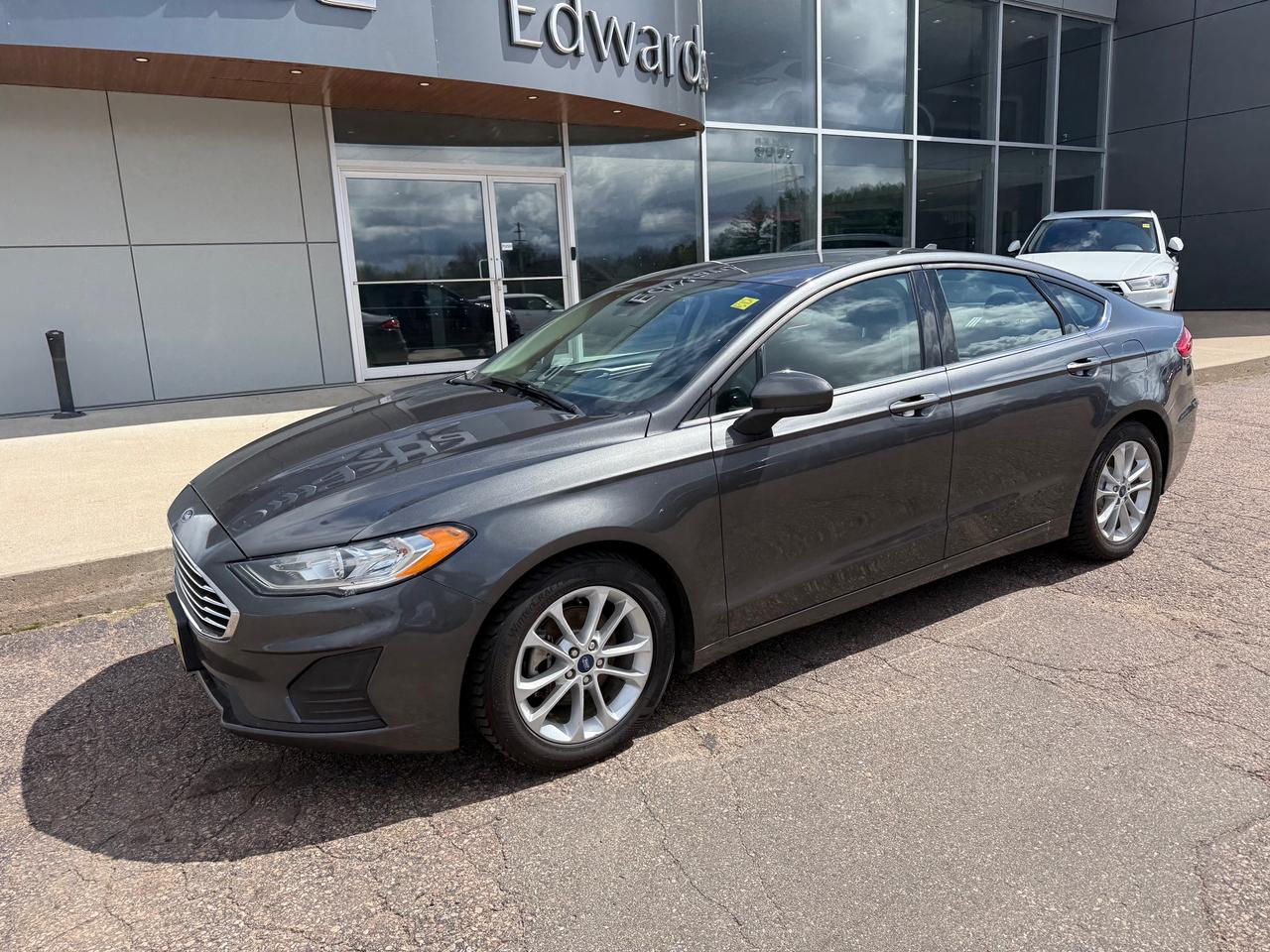 2019 Ford Fusion SE 4dr Front-wheel Drive Sedan Photo