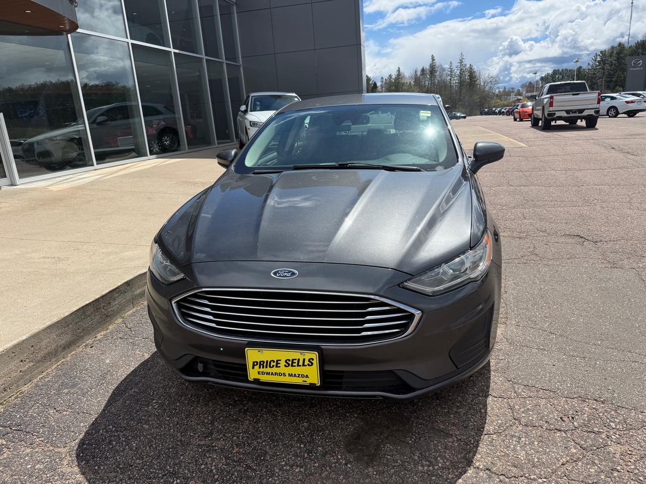 2019 Ford Fusion SE 4dr Front-wheel Drive Sedan Photo4