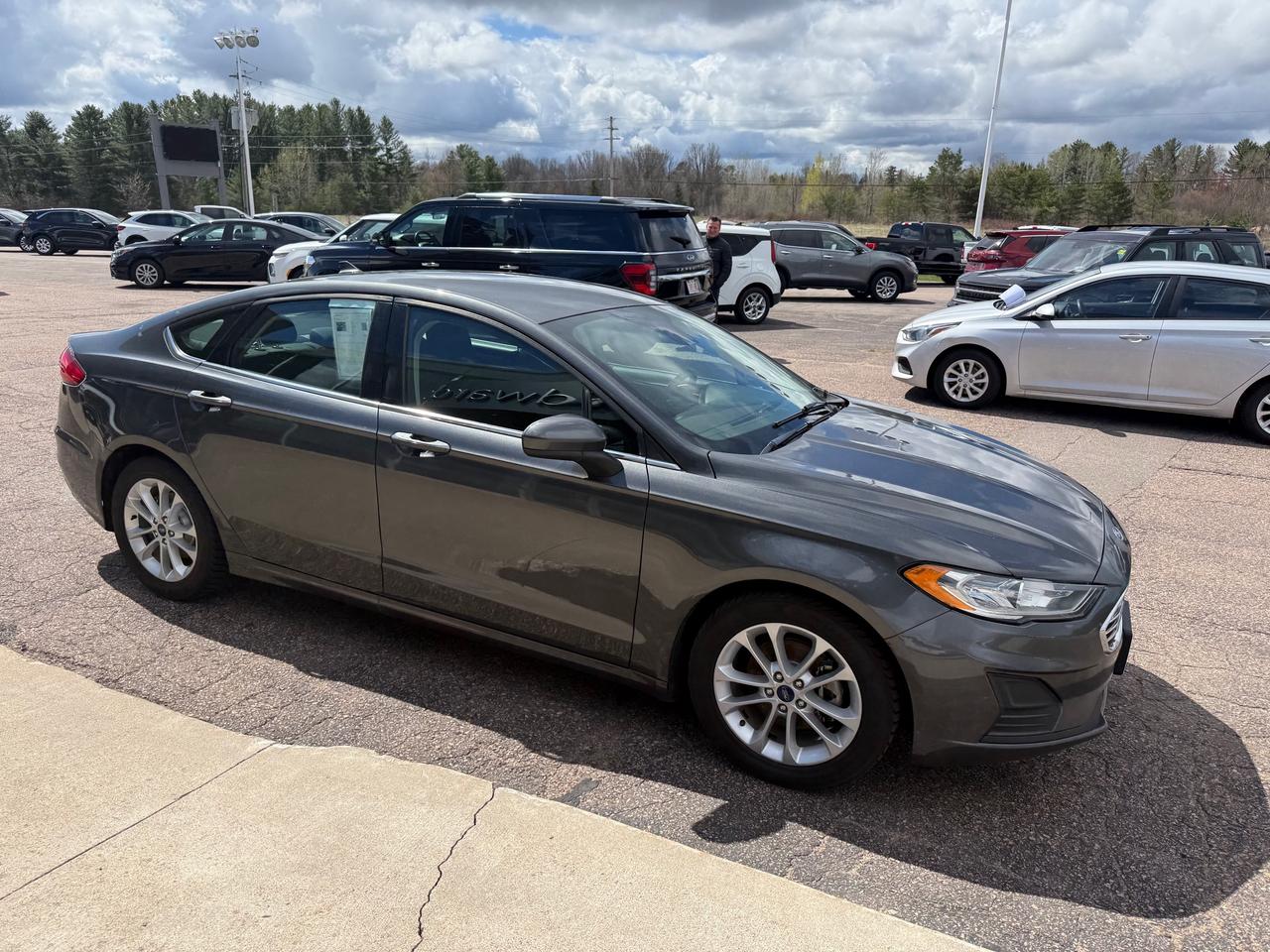 2019 Ford Fusion SE 4dr Front-wheel Drive Sedan Photo