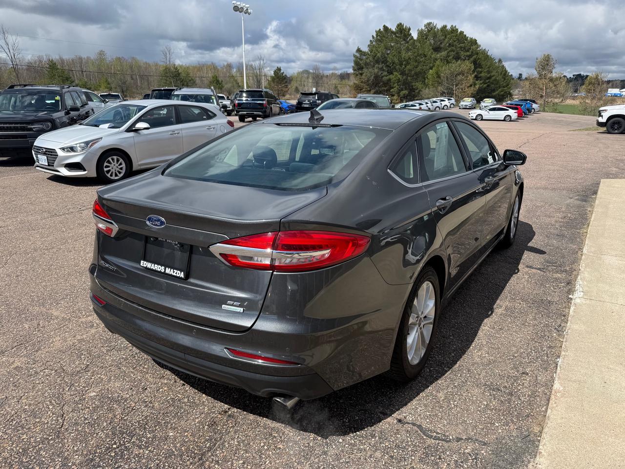 2019 Ford Fusion SE 4dr Front-wheel Drive Sedan Photo