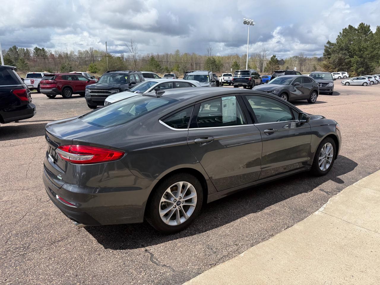 2019 Ford Fusion SE 4dr Front-wheel Drive Sedan Photo
