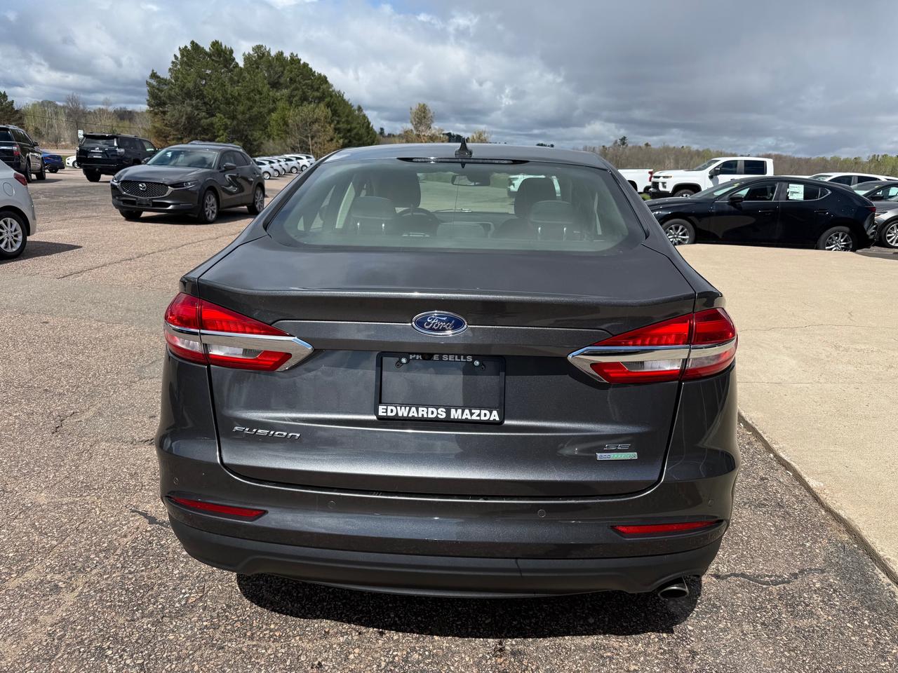 2019 Ford Fusion SE 4dr Front-wheel Drive Sedan Photo