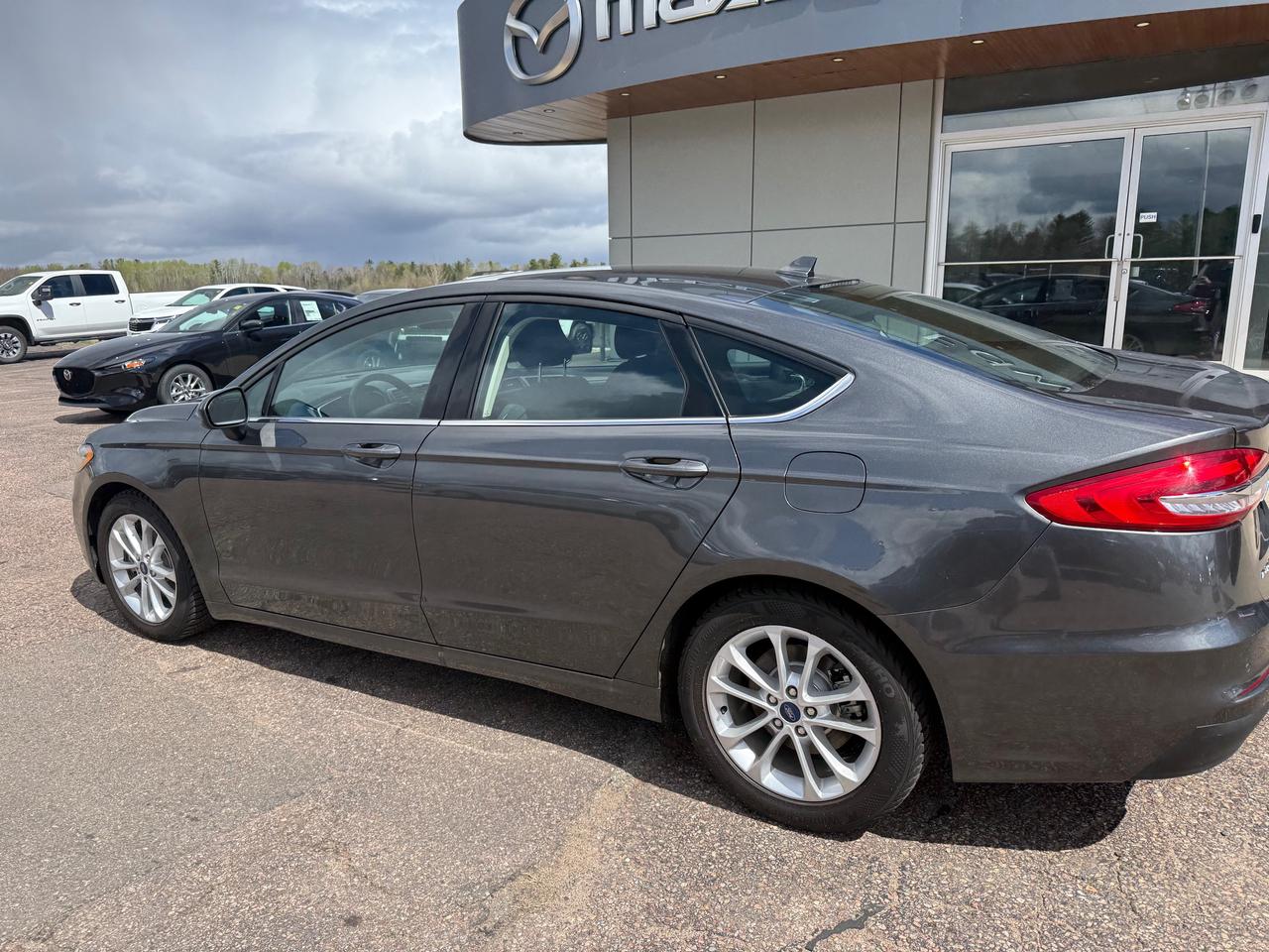 2019 Ford Fusion SE 4dr Front-wheel Drive Sedan Photo