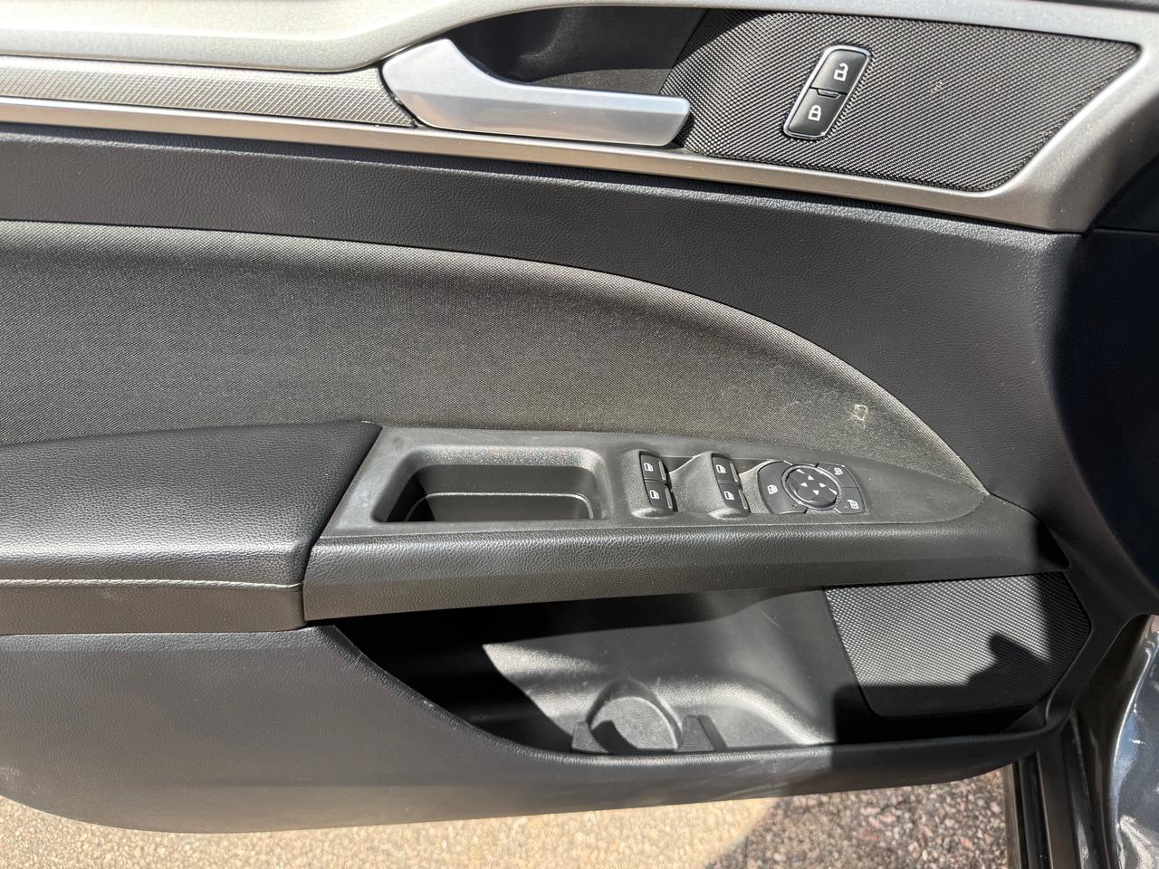 2019 Ford Fusion SE 4dr Front-wheel Drive Sedan Photo