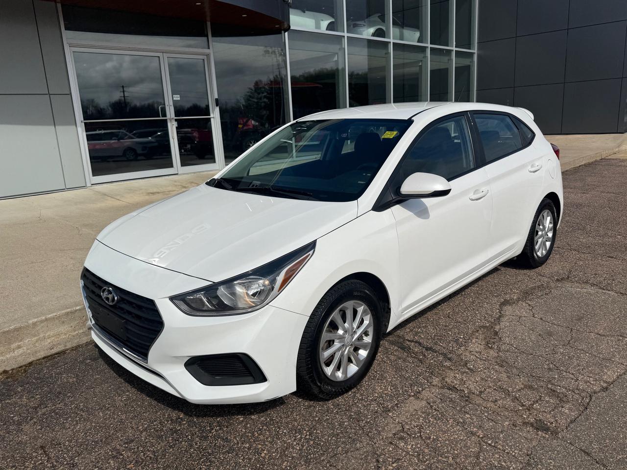 2019 Hyundai Accent Preferred (A6) 4dr Hatchback Photo3