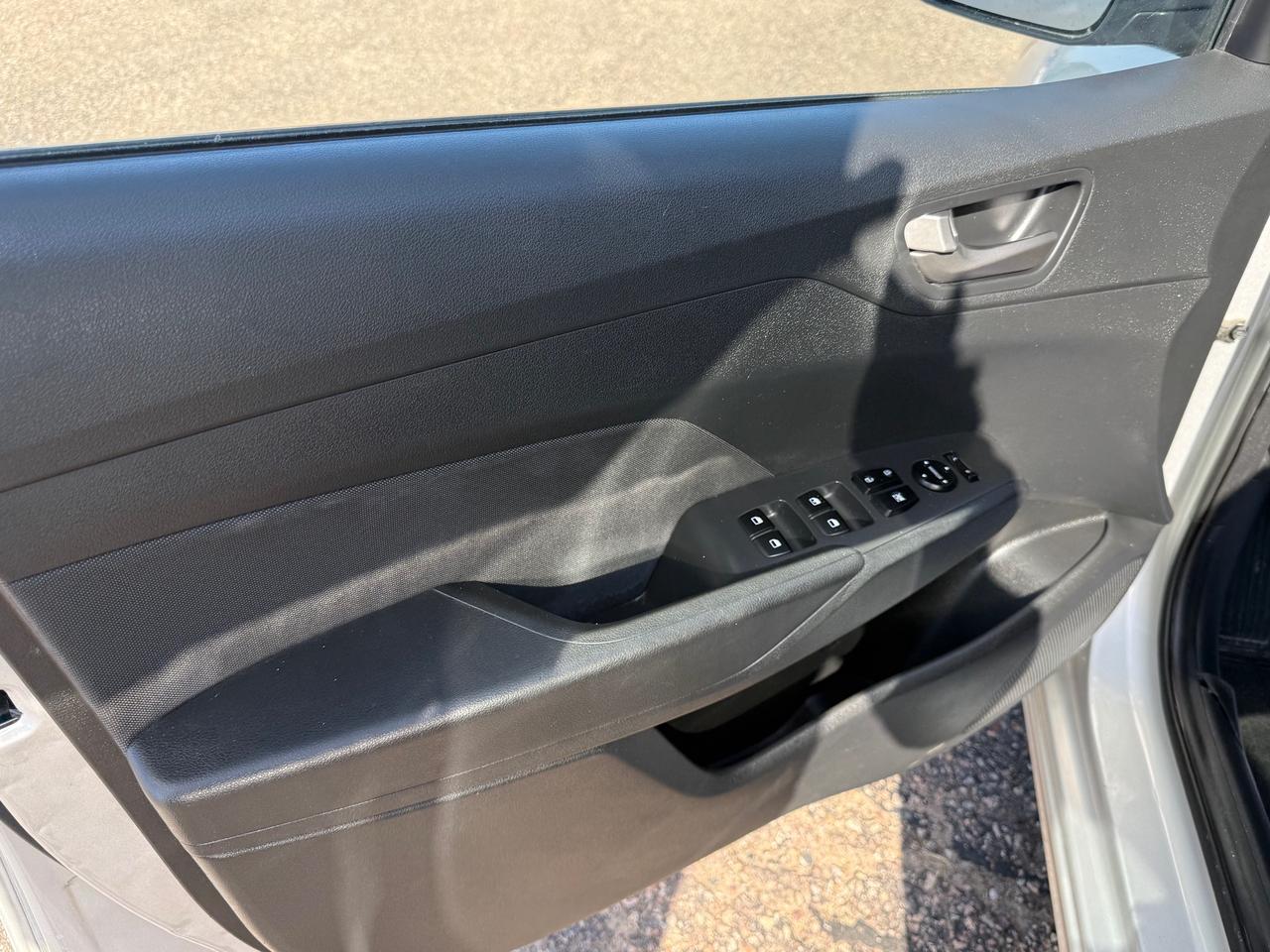 2019 Hyundai Accent Preferred (A6) 4dr Hatchback Photo