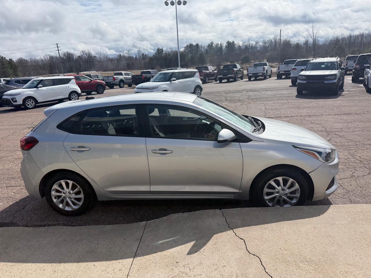 2019 Hyundai Accent Preferred (A6) 4dr Hatchback Photo
