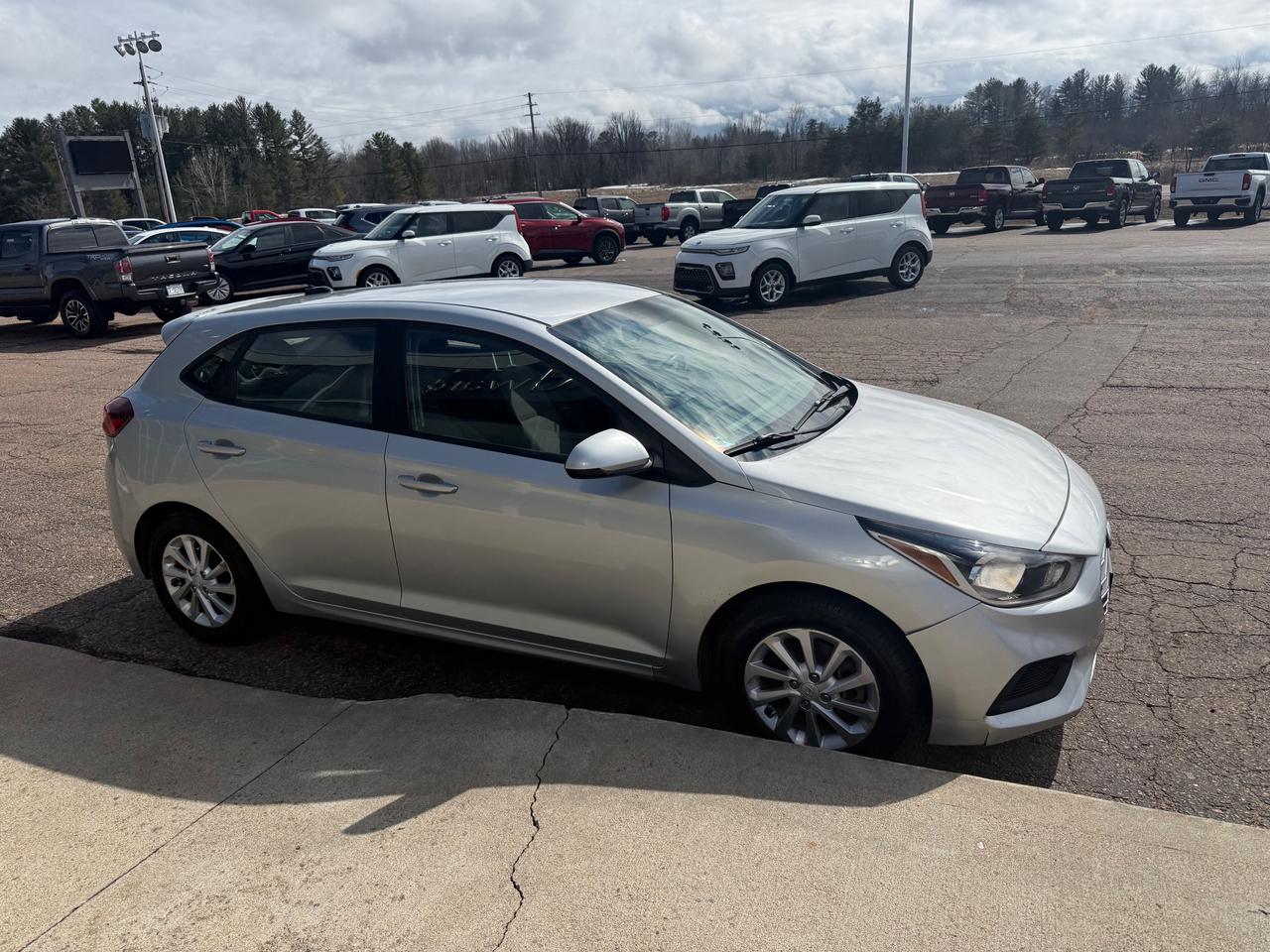2019 Hyundai Accent Preferred (A6) 4dr Hatchback Photo